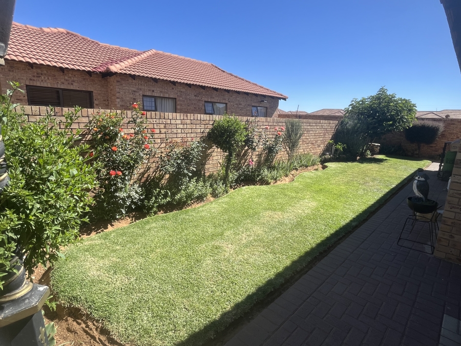 2 Bedroom Property for Sale in Naudeville Free State